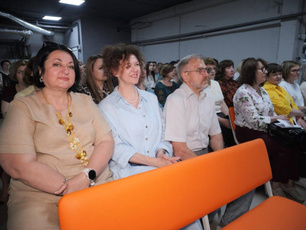 Кожен талант починається з Вчителя: у Кривому Розі нагородили 100 освітян