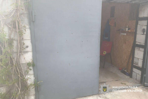На Дніпропетровщині поліцейські повідомили про підозру чоловіку, який влаштував стрілянину поблизу житлових багатоквартирних будинків1