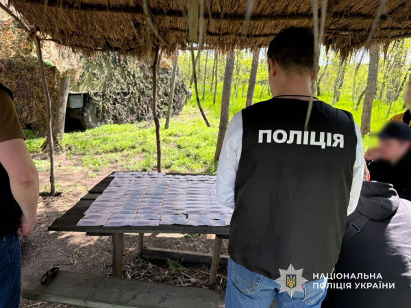 На Дніпропетровщині поліцейські викрили посадовця військової частини на одержанні хабаря0