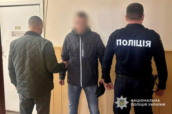 На Дніпропетровщині судитимуть чоловіка, який вдерся до приватного будинку і пограбував господарів