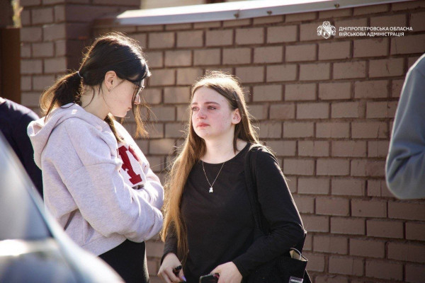 Після атаки на Дніпро постраждали вісім людей3