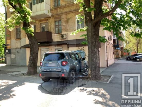 Tesla проти Jeep: масштабна аварія з вогнем у центрі міста1