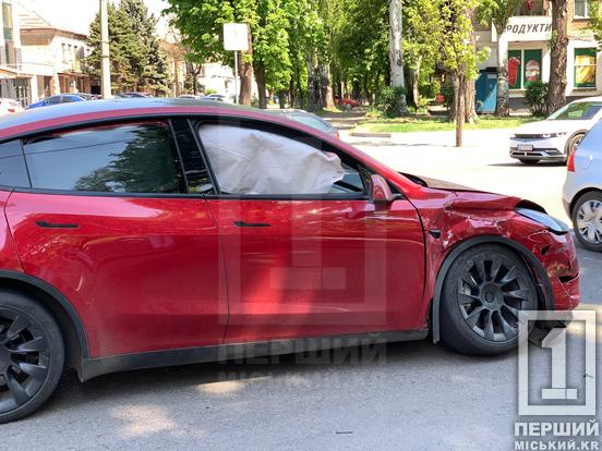 Tesla проти Jeep: масштабна аварія з вогнем у центрі міста2