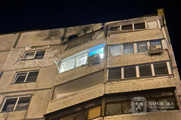 У Харкові російський безпілотник поцілив у житловий будинок: є постраждалі0