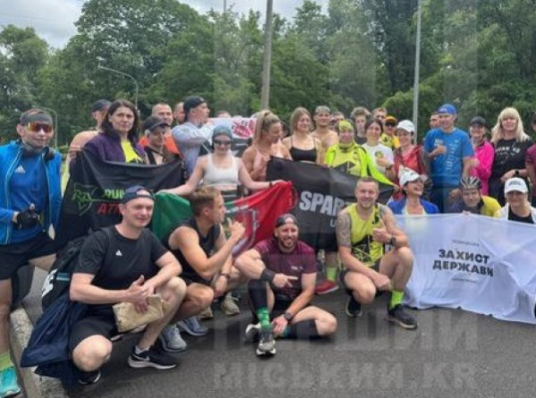 У Кривому Розі пройшов ультрамарафон на 100 кілометрів до Дня міста