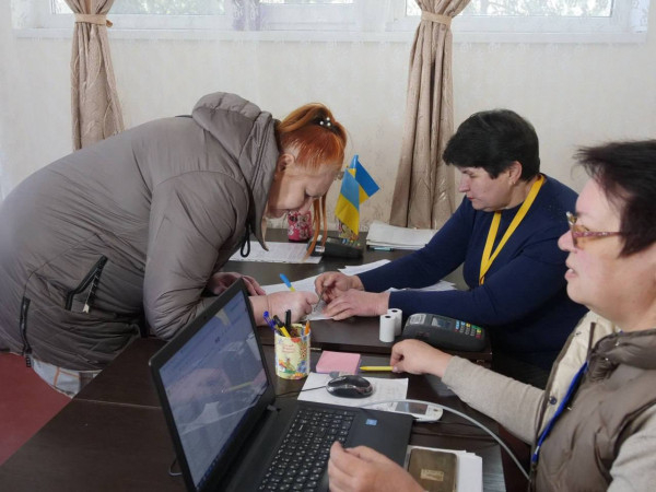 У Кривому Розі триває друга хвиля видачі проднаборів1