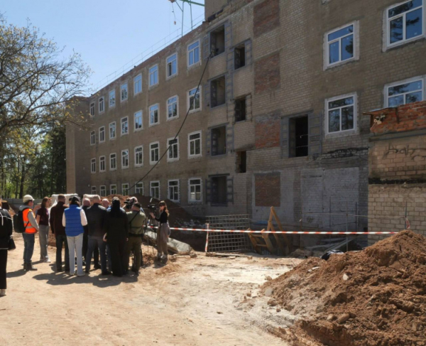 Реконструкція будівлі під житло для ВПО - фото управління преси виконкому Криворізької міськради