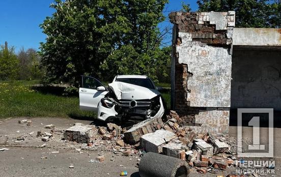 Врізалася в зупинку, а потім вирішила випити: стали відомі нові подробиці ДТП на Змичці