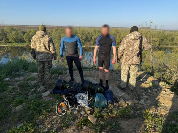 Житель Дніпропетровщини намагався перетнути кордон за допомогою підводного скутера0