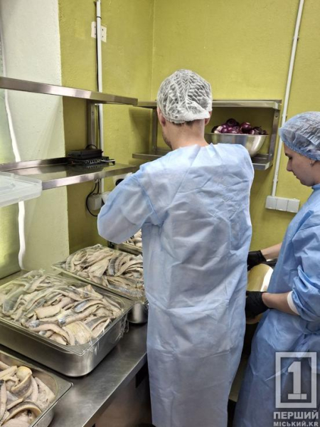 Понад центнер оселедця та фірмовий рецепт: у Кривому Розі приготували рекордний 200-кілограмовий форшмак