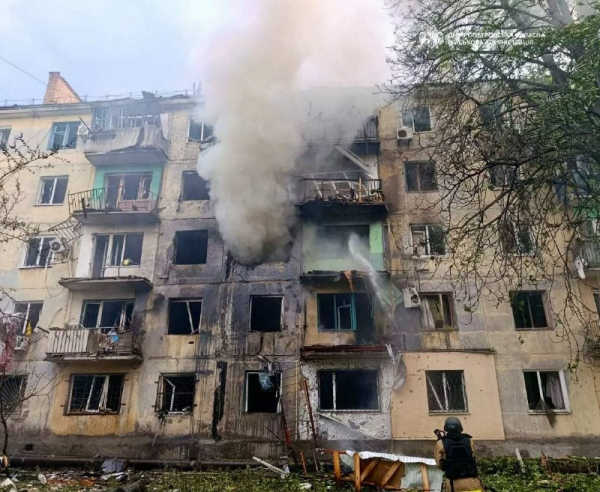 Поранені та пошкоджений транспорт: росіяни обстріляли Зеленодольську громаду