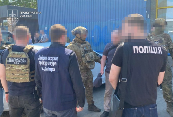 Схема виїзду за  тисяч: мешканця Дніпра судитимуть за незаконне переправлення осіб
