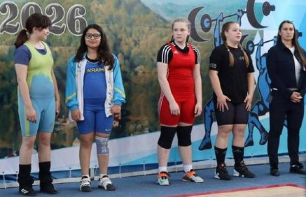 Софія Давиденко з Кривого Рогу виборола бронзу на чемпіонаті України з важкої атлетики
