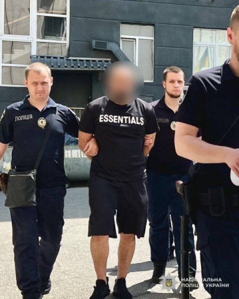 У Дніпрі затримано групу зловмисників, які викрали сейф із грішми та намагалися втекти