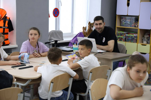 У Кривому Розі стартував сезон літнього дозвілля. Для дітей працюватимуть 215 пришкільних майданчиків