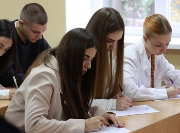 В Україні запровадять нову модель державної підтримки вищої освіти — гранти на навчання в університетах