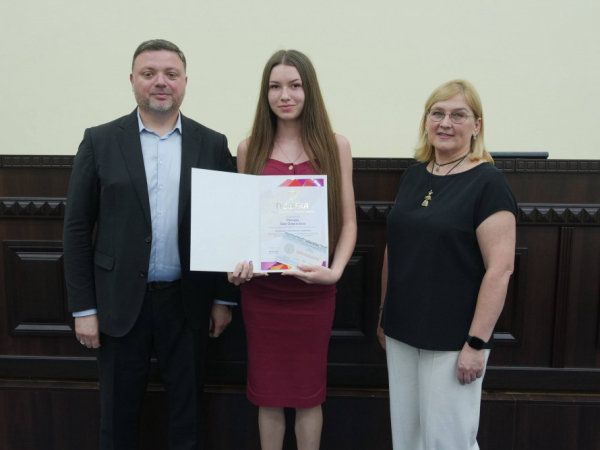 Випуск-2026: у Кривому Розі відмінники навчання отримали заслужені відзнаки