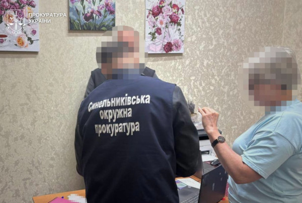 Фіктивна інвалідність за 4000 доларів: на Дніпропетровщині судитимуть двох сестер