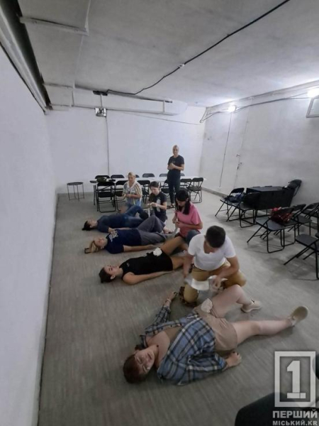 Як врятувати життя: у Кривому Розі нацгвардійці навчають містян домедичній допомозі за алгоритмом MARCH