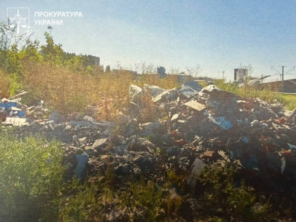 Колишніх посадовців залізниці підозрюють у забрудненні земель на майже 86 млн грн