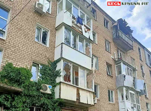 Вибуховою хвилею вибито вікна будинку на 97 кварталі в Кривому Розі