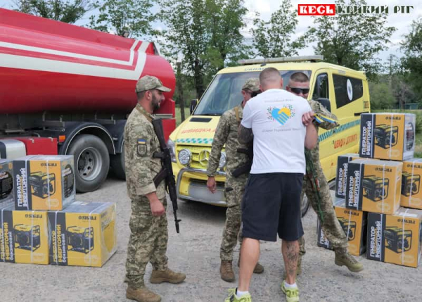 Пожежні та медичне авто отримала в подарунок Криворізька 129 ОВМБр