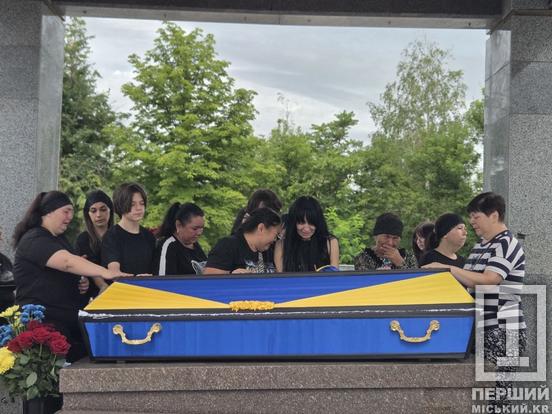 На Донеччині загинув криворізький захисник Олександр Литвин: з Героєм попрощалися у Кривому Розі