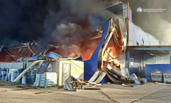 Понад 40 разів ворог атакував три райони Дніпропетровщини: двоє людей дістали поранень