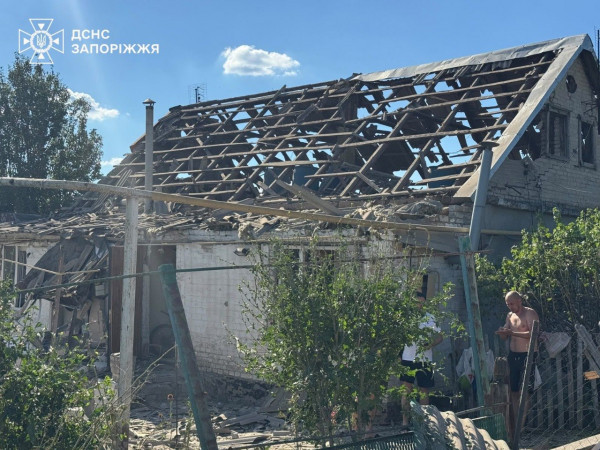 Російські війська завдали ударів керованими авіабомбами по Запоріжжю та передмістю: семеро людей травмовано, серед них — дитина