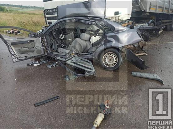 Трагедія біля Софіївки: у моторошній ДТП з вантажівкою загинув молодий водій