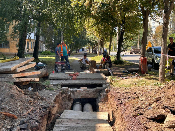 «Криворіжтепломережа» продовжує модернізацію теплової інфраструктури: у Тернівському районі оновлюють магістральні мережі