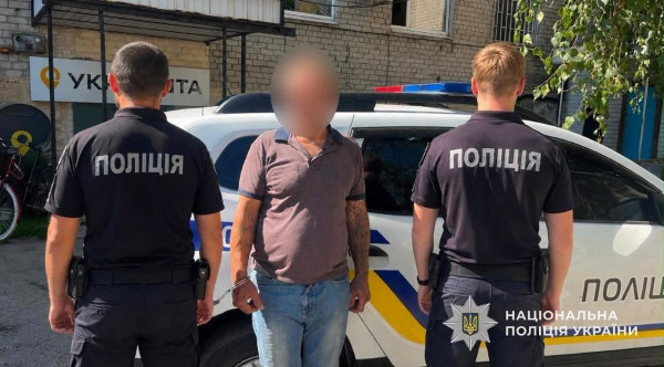 На Дніпропетровщині чоловік під час сварки мало не вбив опонента з мисливської рушниці: його взяли під варту