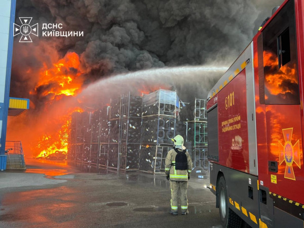 На Київщині вже 37 загиблих через російську атаку: у Києві померла дворічна дитина
