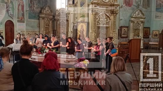 Пекла хліб і рятувалася від війни: у Кривому Розі попрощалися із загиблою в «Сонячній галереї» Наталією Піменовою
