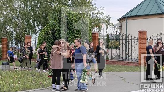 Пекла хліб і рятувалася від війни: у Кривому Розі попрощалися із загиблою в «Сонячній галереї» Наталією Піменовою