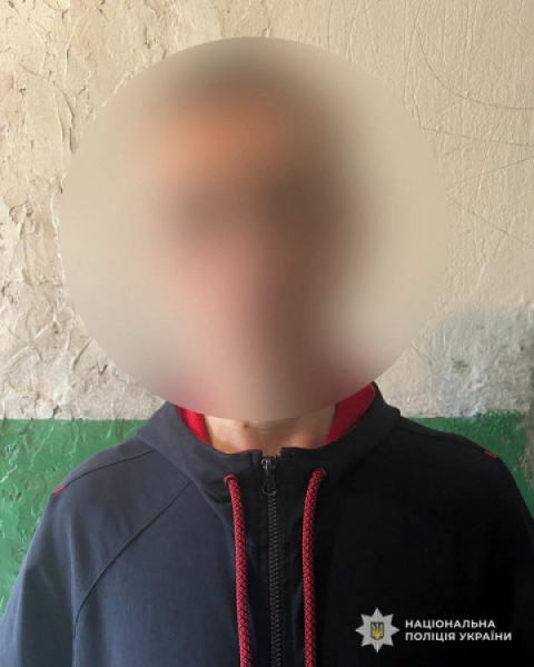 Під виглядом лікування отримував метадон та збував поштою: на Дніпропетровщині судитимуть чоловіка за серію наркозлочинів