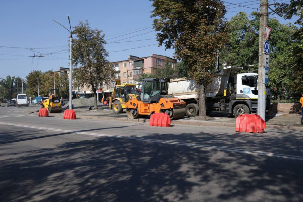 У Кривому Розі на фінішній прямій комплексний благоустрій навколо нового ветеранського простору на 44-му кварталі