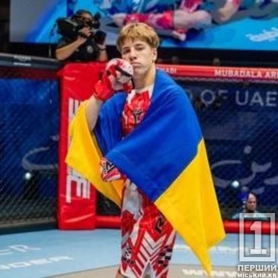 Здолав п'ятьох суперників із температурою 39°: студент коледжу ДУЕТ став віцечемпіоном світу з ММА
