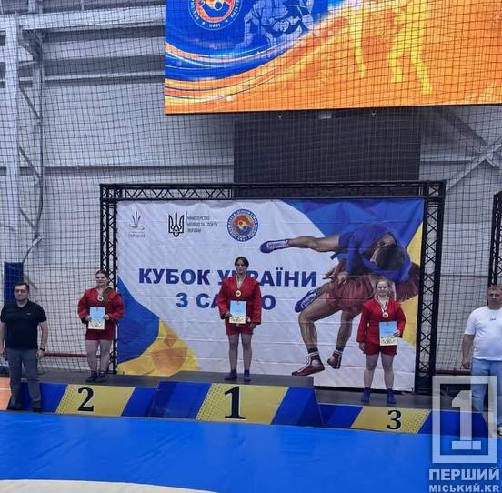Дві бронзи та срібло: самбісти з Кривого Рогу вдало виступили на всеукраїнському турнірі в Ужгороді