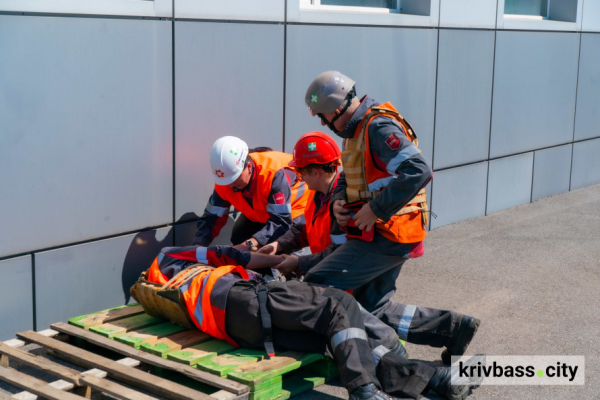 На ЦГЗК Метінвесту відпрацювали дії під час ліквідації наслідків бойових дій на залізничному транспорті