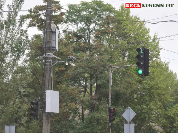 Автономне живлення встановлено на світлофорі на Інгульці в Кривому Розі