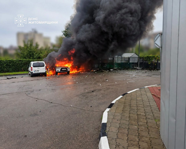 На Житомирщині російський безпілотник влучив у магазин біля АЗС: загинули дві людини