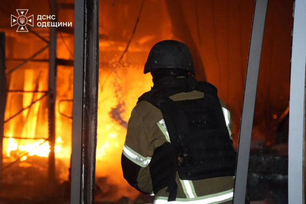 Одеса: внаслідок удару пошкоджено поліклініку, школу та житлові будинки