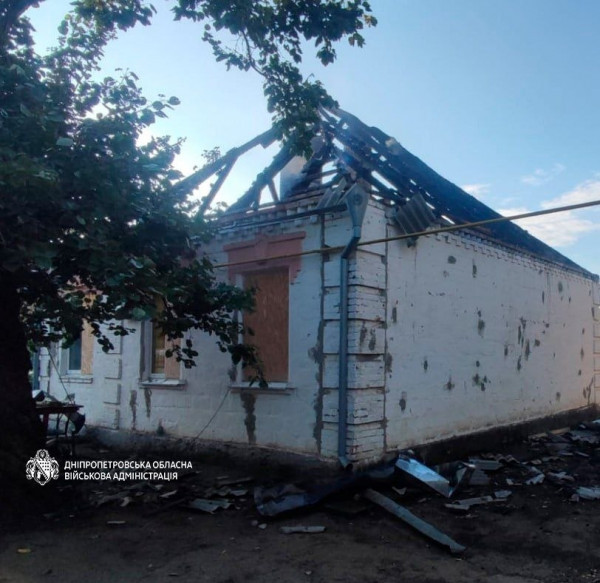 Понад 10 разів ворог атакував 6 районів Дніпропетровщини: одна людина загинула, шестеро дістали поранень