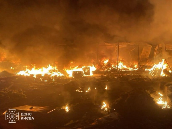 Росіяни відновили удари по Києву після триденної паузи: внаслідок нічної атаки постраждало шестеро людей, ще 13 вдалося врятувати