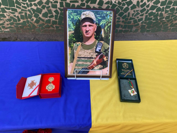 У Кривому Розі відкрили меморіальну дошку полеглому захиснику Сергію Солоньку