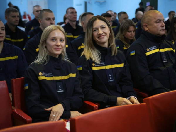 У вогонь і під завали заради інших: у Кривому Розі рятувальників привітали з професійним святом