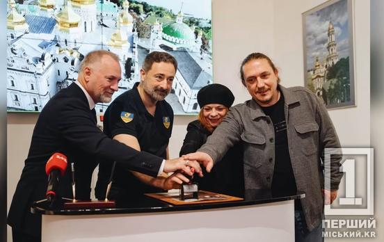 «Укрпошта» випустила поштовий блок до 100-річчя заповідника «Києво-Печерська лавра»