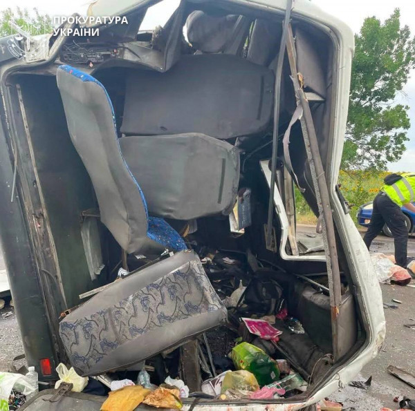12 загиблих у ДТП на Миколаївщині: справу водія, який втік з місця аварії, скерували до суду