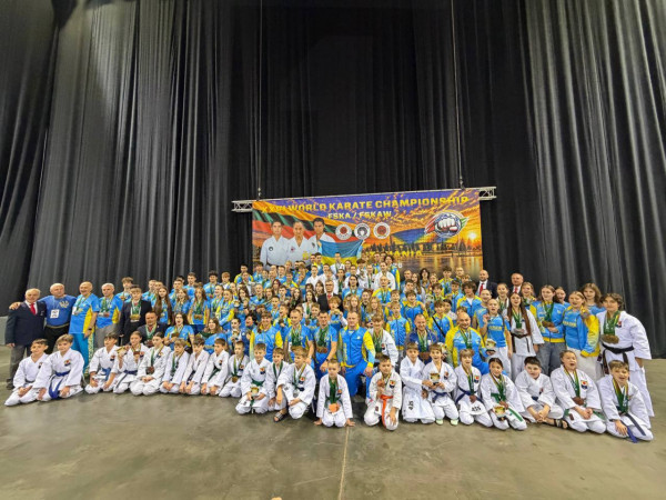 79 медалей на чемпіонаті світу: каратисти з Кривого Рогу допомогли Україні здобути перше місце
